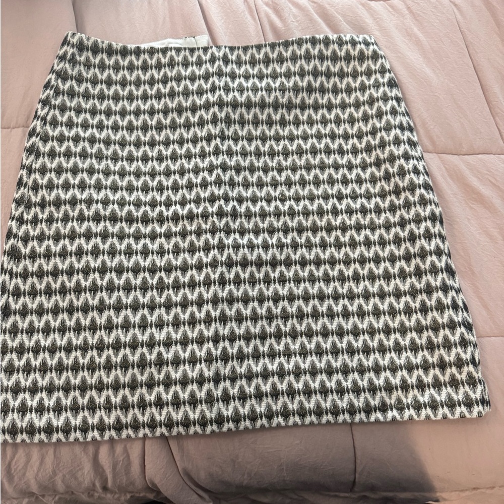 LOFT Black and White Patterned A-Line Skirt